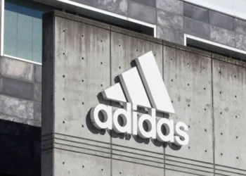 Skandal korrupsioni në degën e Adidas në Kinë