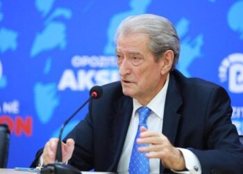 Sali Berisha mbetet “non grata” në Britani! Ish kryeministri humb gjyqin në Londër