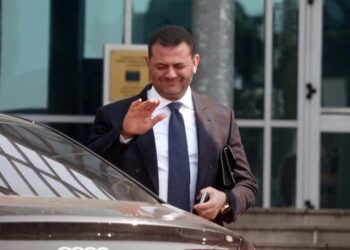 Konflikti për pronën në Velipojë, edhe Tom Doshi padit dy vëllezërit për kanosje