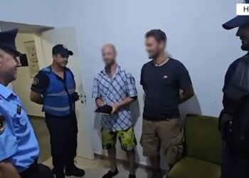 U vodhi sende me vlerë dy turistëve gjermanë, arrestohet 18-vjeçari