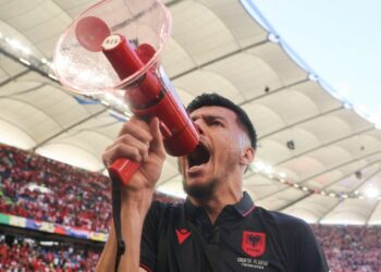 Mirlind Daku përballet me pasojat pas komenteve raciste, flet për mediat në Rusi