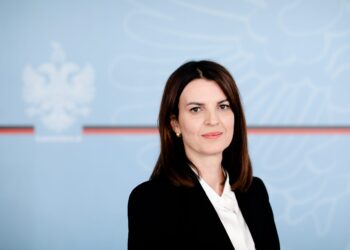 Skandali në Onkologjik ministrja Koçiu: Ngjarje e paprecedentë dhe e neveritshme