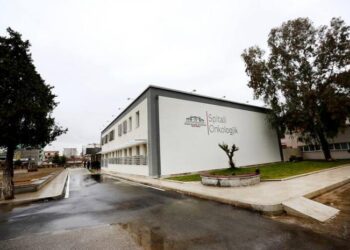 Vdiq nga kanceri/Letra tronditëse e aktivistes për Onkologjikun që është bërë virale