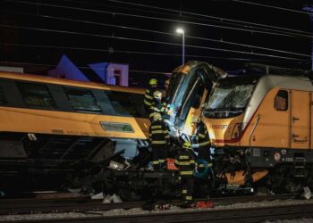 Trenat në Çeki përplasen kokë më kokë, 4 të vdekur, dhjetëra të plagosur