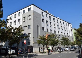 “Ndihemi të nëpërkëmbur”/ Dhoma e Avokatëve në Durrës bojkotojnë seancat gjyqësore