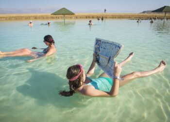 Është e pamundur të fundosesh pa ndihmën e pajisjeve në këtë det