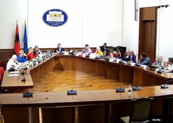 Komisioni i Shëndetësisë/ Opozita akuzon për konflikt interesi, PS bojkoton!