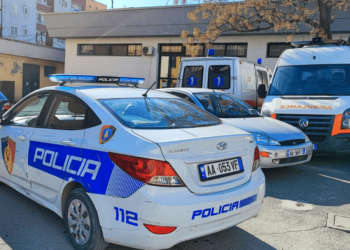 Plagosja me thikë e efektivit në Durrës/ Policia: Agresori po rrezikonte kalimtarët