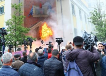 Nesër protesta para Bashkisë/ Policia me plan masash: Ja rruga që do të bllokohet