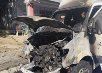 Rikthehen tensionet në Veri të Kosovës? U vihet zjarri dy kamionëve