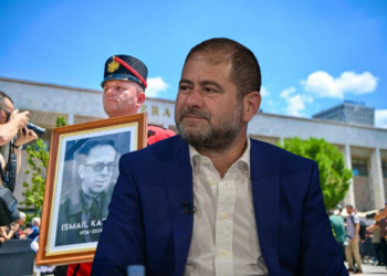 Analiza e Shkullakut/ Ismail Kadare, duke kërkuar një vend ku ta lëshojmë