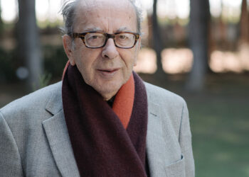 I madhi Ismail Kadare/ Rinia e hershme, jeta dhe vepra që la pas