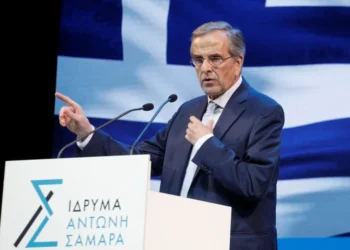 Ish-kryeministri grek Samaras “udhëzon” Mitsotakis: Vendosi veton Shqipërisë!
