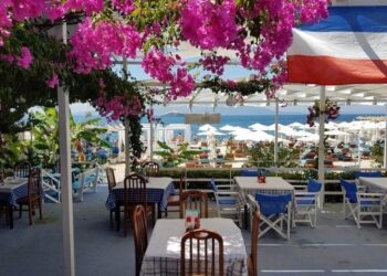 Turistët dorështrënguar nuk i ‘zëvendësojnë’ dot shqiptarët e ikur