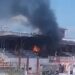 Zjarr në stadiumin e Korçës, flakët përfshijnë tribunën