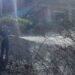 Përfshihet nga flakët oborri i banesës në Gjirokastër, Policia nis hetimin