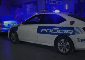 Vrasje në Fier, i riu godet me thikë bashkëjetuesin e ish-gruas