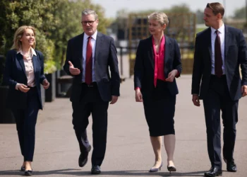 Starmer s’humb kohë, rrëzon planin e qeverisë Sunak për emigrantët në Ruanda