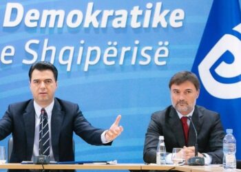 Alibeaj ‘ftohet” me Bashën: Në politikë ngelet një e shkuar