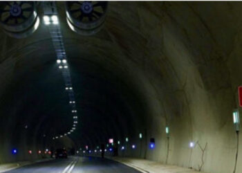 Hapet tuneli i Llogarasë, kalojnë qytetarët e parë