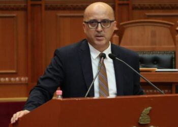 Metani raporton në Kuvend: Ka pasur anatemim të punës së gjyqtarëve nga politika