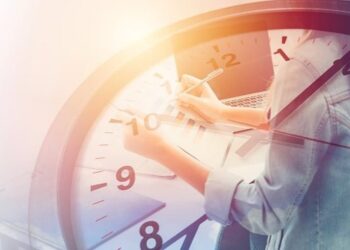 Shqiptarët të dytët në Europë me orët më të gjata të punës