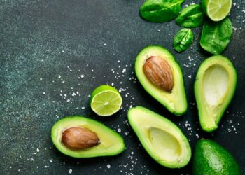 Studimi/ Pse është e rëndësishme të përfshijmë avokadon në dietën tonë