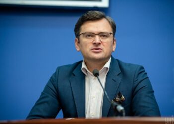Ministri i jashtëm i Ukrainës viziton Kinën për diskutime mbi paqen