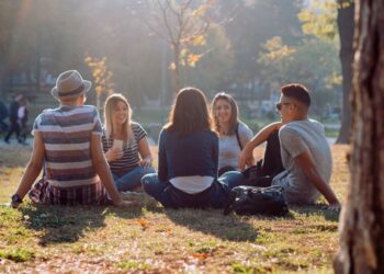 Tregu vuan për punonjës, por 1/4 e të rinjve 15-29 vjeç, as në punë, as në shkollë