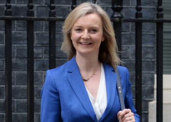 E paprecedentë/ Ish-kryeministrja britanike Liz Truss humb vendin e saj në Parlament