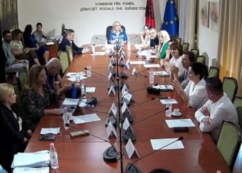 Debate te “Shëndetësia”/Skandali te Onkologjiku,Vokshi: Ministrja duhej të dorëhiqej