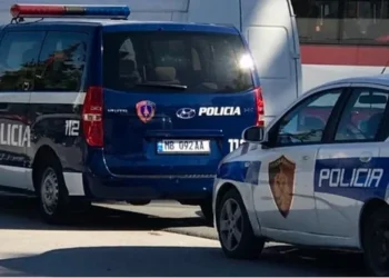 E rëndë në Shkodër, qëllohet me armë zjarri në drejtim të grupit të policisë