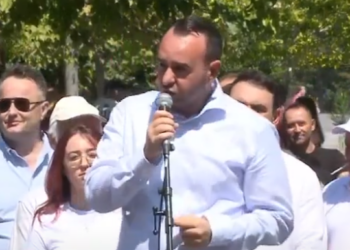 Protesta për aferën 5D/ Balliu: Veliaj nuk shpëton dot nga vjedhjet që ka bërë