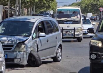 Po dërgonte fëmijën me urgjencë në spital, makina përplaset me furgonin
