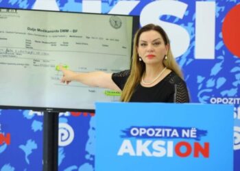 PD: Fico ndërhyri në sistem për barnat e skaduara në farmacinë e pediatrisë