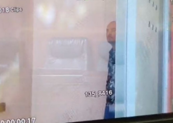 U arrestua 2 ditë më parë për vrasjen e Edmond Papës, del para gjykatës Endrew Bode