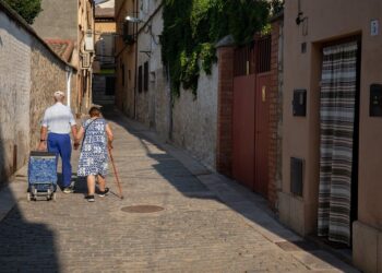 Shqipëria po plaket, 33% e familjeve kanë një anëtar mbi 65-vjeç