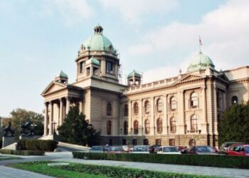 Alarm në Beograd, zbulohet bomba pranë Parlamentit të Serbisë