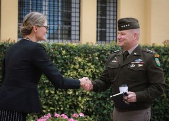 Gjenerali amerikan do takohet me presidentin Begaj e kryeministrin Edi Rama