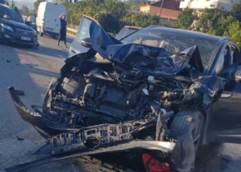 Aksident i trefishtë në autostradën Elbasan-Tuneli i Krrabës