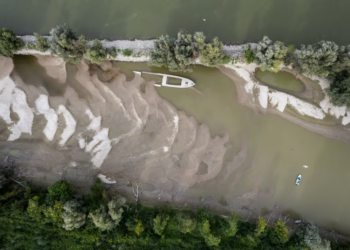 Niveli i ulët i Danubit zbulon anijet e fundosura të Luftës së Dytë Botërore