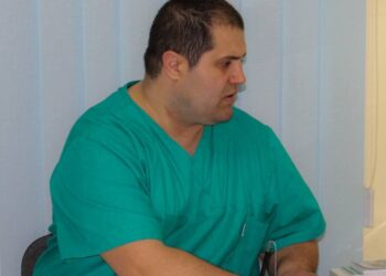 Skandali te Onkologjiku/ Mjeku Edmond Gashi kërkon heqjen e arrestit shtëpiak