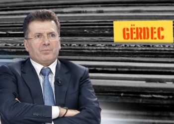 Çfarë po ndodh në Tiranë?