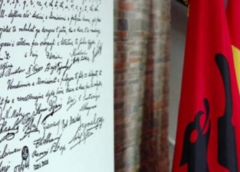 Krizë ndëretnike: Gjuha shqipe rrezikon të zhbëhet në Maqedoninë e Veriut