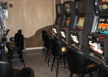 Tiranë/ Organizonin lojëra fati në lokal, 5 në pranga, 4 në hetim