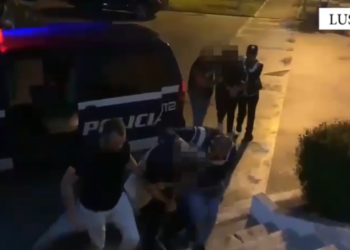 Lushnjë/ Kishin përshtatur lokalin për lëndë narkotike dhe lojra fati, 2 në pranga