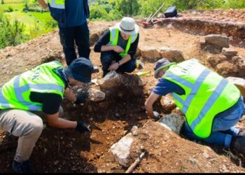 Zbulohet një varrezë historike e periudhës helenistike në Shënmri të Tiranës