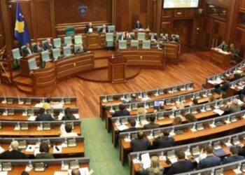 Seanca për përgjimin Kusari-Radoiçiç, Vetëvendosja e bojkoton