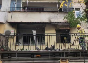 Përfshihet nga flakët një apartament në Elbasan