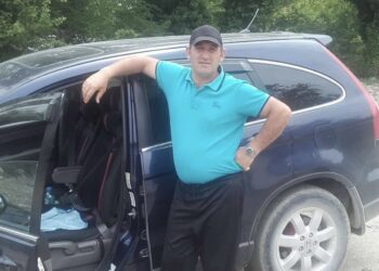 Tërhoqi zvarrë nënën e tij dhe e ofendoi, në pranga 48-vjeçari